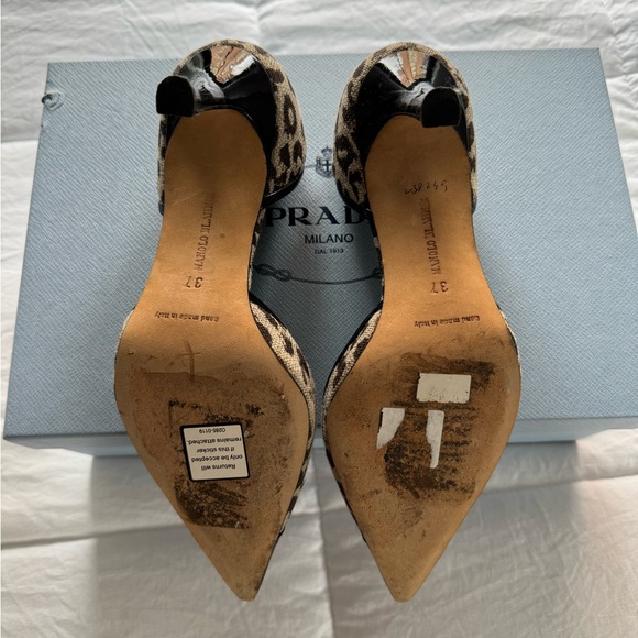 Manolo Blahnik Leopard pointed toe kitten heels - Picture 2 of 3